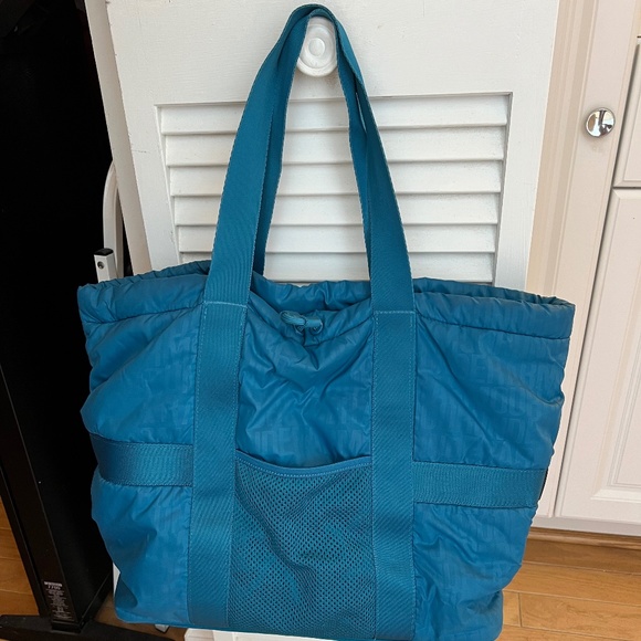 EUC Under Armor Nylon Tote Bag - Picture 2 of 5